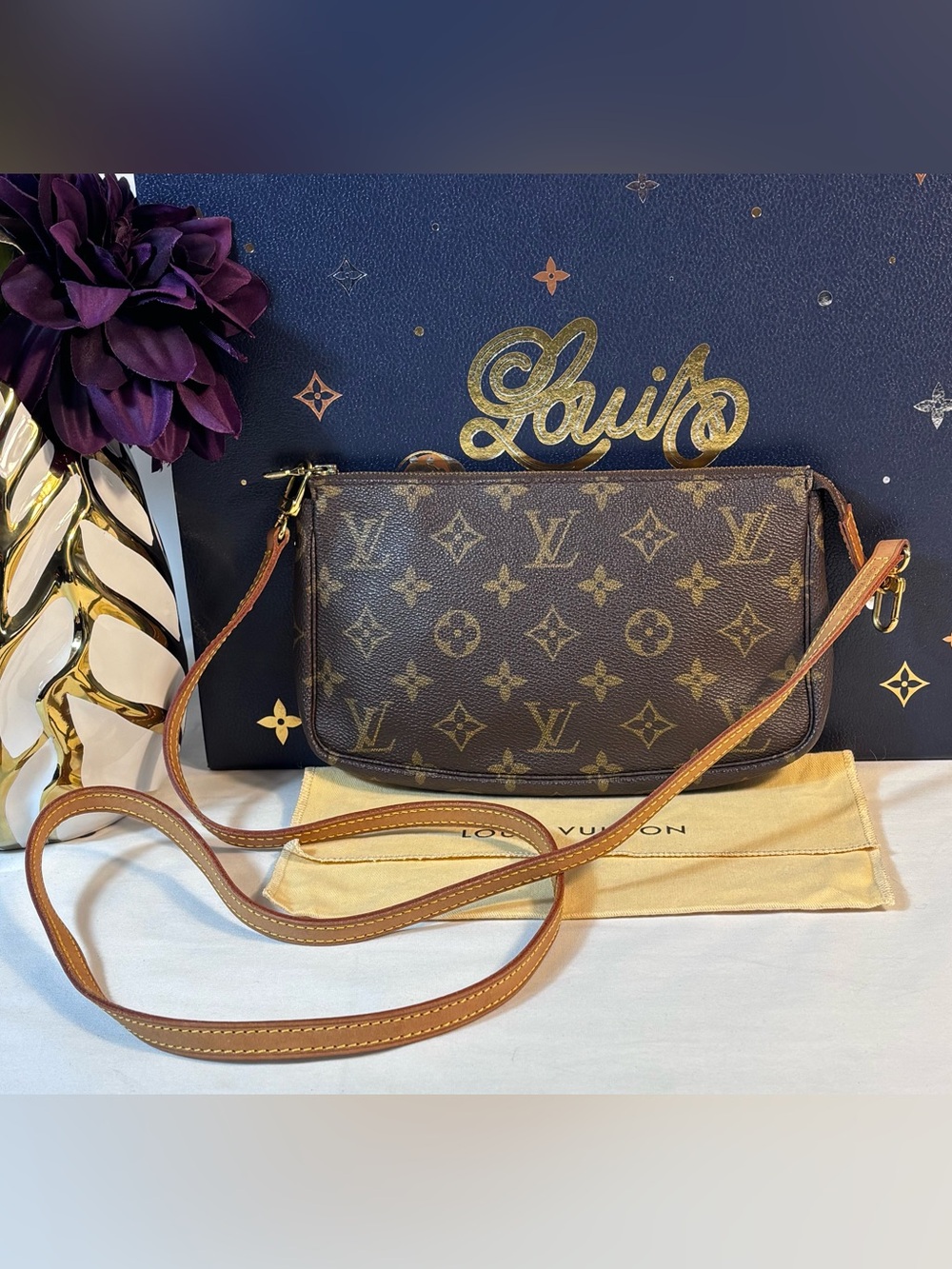 Beautiful Louis Vuitton Pochette Accessories Monogram